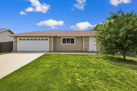 Photo of 250 S 21st Street Ct., Marion, IA 52302 (MLS # 202603728)