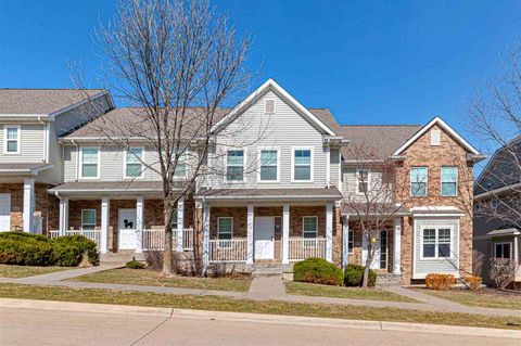 Photo of 906 Ryan Ct, Iowa City, IA 52246 (MLS # 202503303)