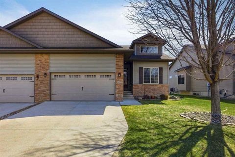 Photo of 1237 Copper Mountain Dr, NorthLiberty, IA 52317 (MLS # 202602363)