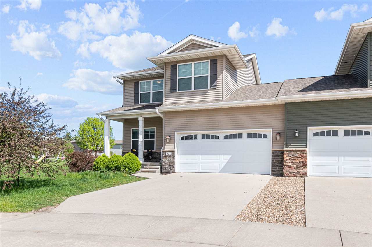 Photo 1 of 27 — 323 Sunset Pl, NorthLiberty, IA 52317