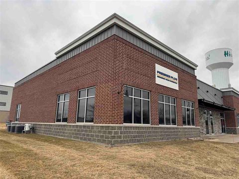 Photo of 2050 Boyson Rd, Hiawatha, IA 52233 (MLS # 202601082)