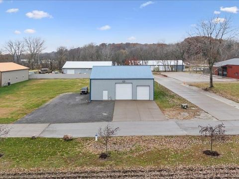 Photo of 1405 River's Edge Dr., Muscatine, IA 32761 (MLS # 202507062)