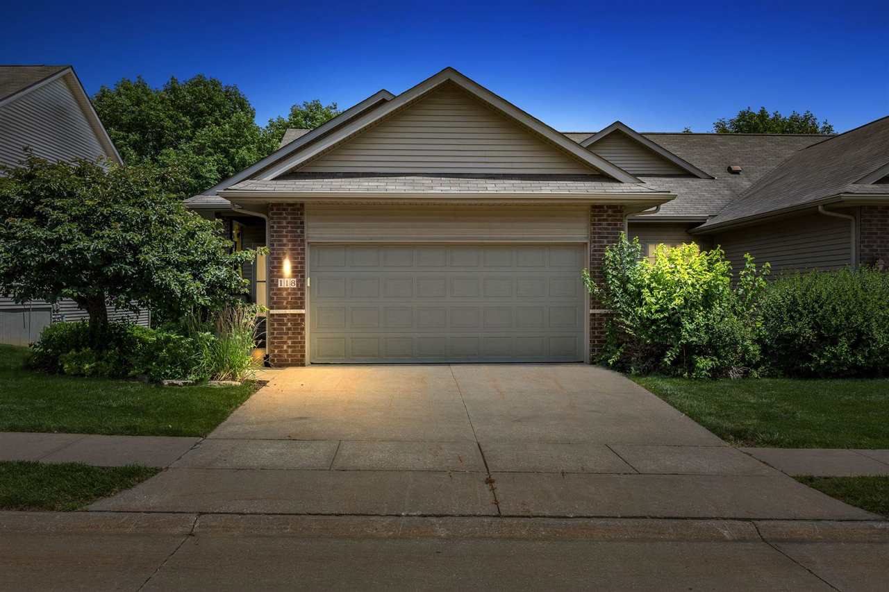 Photo 1 of 38 — 118 Broadmoor Ln, IowaCity, IA 52245