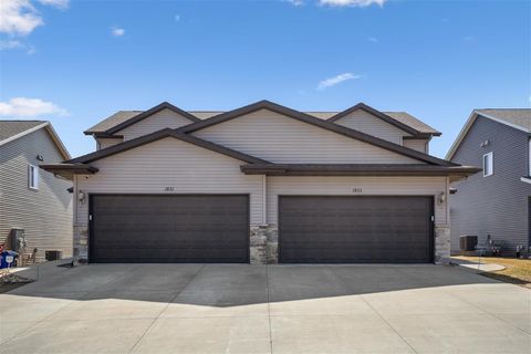 Photo of 1831 Rosehill Dr SW, Cedar Rapids, IA 52404 (MLS # 202501790)