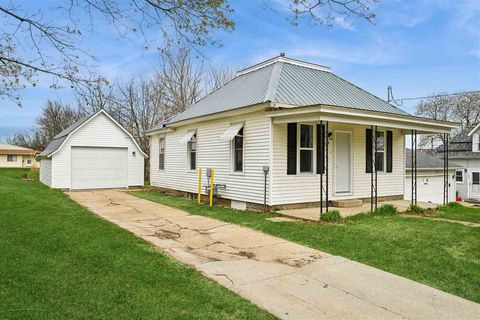 Photo of 28 W Maple Street, CentralCity, IA 52214 (MLS # 202602407)