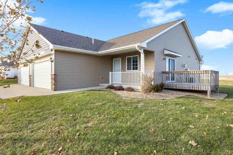 Photo of 4422 Calder Dr, Marion, IA 52302 (MLS # 202507046)