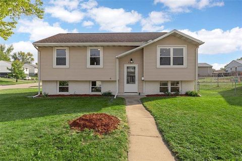 Photo of 3009 Carriage Dr SW, CedarRapids, IA 52404 (MLS # 202506456)
