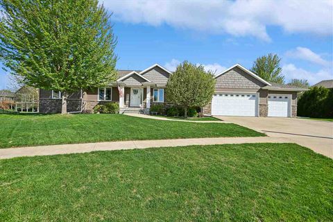 Photo of 910 Aster Ct, Fairfax, IA 52228 (MLS # 202602778)