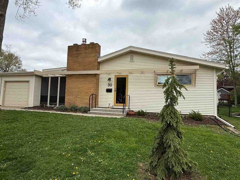 Photo of 30 Montrose Ave, Iowa City, IA 52245 (MLS # 202503315)