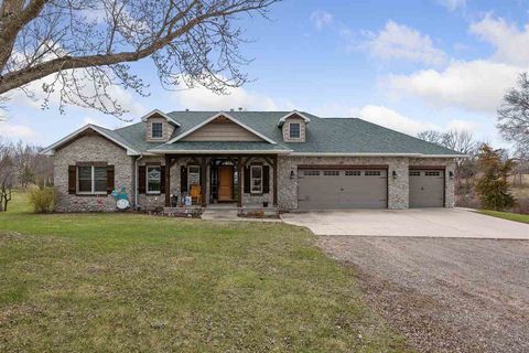Photo of 1321 Hickory Hollow Rd NE, Solon, IA 52333 (MLS # 202502587)