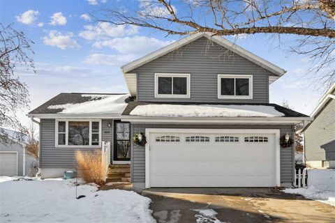 Photo of 3030 5th St, Marion, IA 52302 (MLS # 202507366)