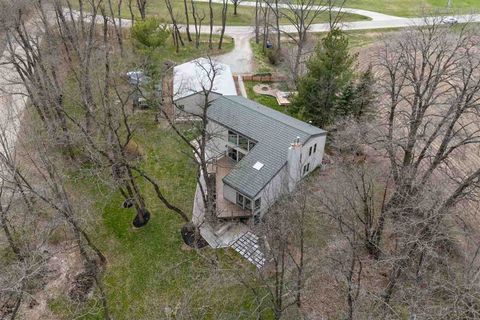 Photo of 3302 Old Prairie du Chien RD NE, Iowa City, IA 52240 (MLS # 202502551)