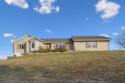 Photo of 1985 168th St, Marengo, IA 52301 (MLS # 202600163)