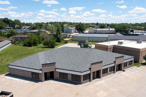 Photo of 2411 2nd St 1 #1, Coralville, IA 52241 (MLS # 202506726)