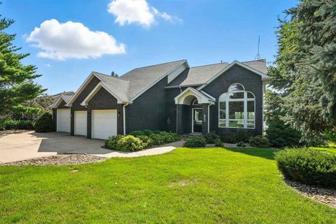 Photo of 1659 Apache Dr NE, Solon, IA 52333 (MLS # 202505540)