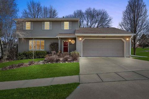 Photo of 1260 Deerfield Drive, Iowa City, IA 52246 (MLS # 202502038)