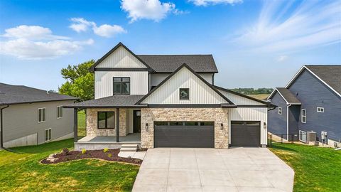 Photo of 702 Beck Dr., Solon, IA 52333 (MLS # 202504397)