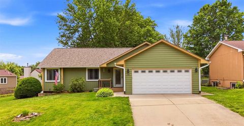 Photo of 1817 Hollywood Blvd, IowaCity, IA 52240 (MLS # 202603511)