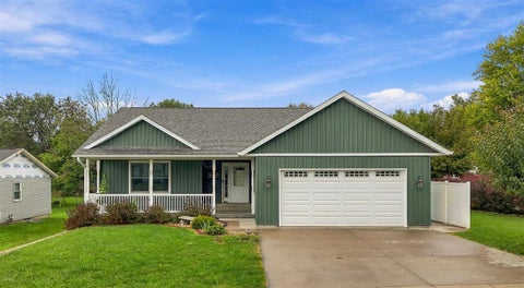 Photo of 715 14th St, Kalona, IA 52247 (MLS # 202605597)