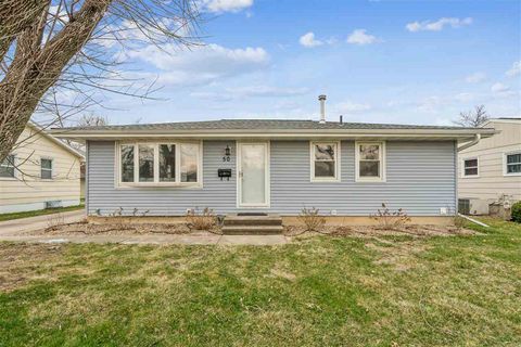 Photo of 50 27th Avenue Dr SW, CedarRapids, IA 52404 (MLS # 202602052)