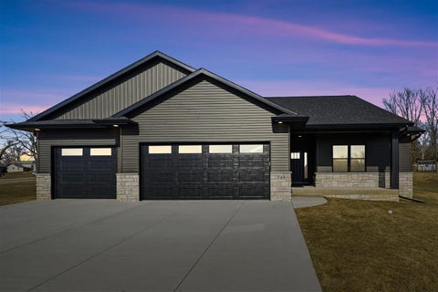Photo of 718 Pointer Circle, CenterPoint, IA 52213 (MLS # 202605314)