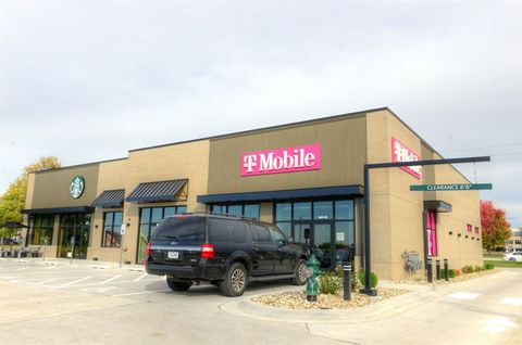 Photo of 5425 NE Edgewood Road NE 200 #200, Cedar Rapids, IA 52411 (MLS # 202104359)