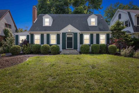 Photo of 2616 SE Country Club Pkwy, Cedar Rapids, IA 52403 (MLS # 202505105)