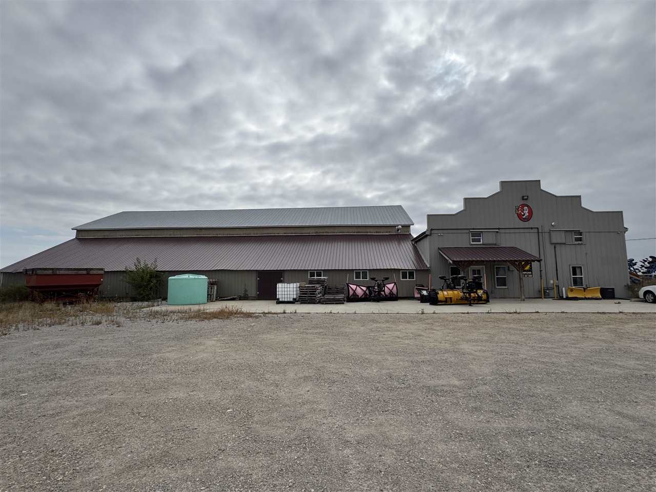 Photo 1 of 14 — 501 E Cedar St, Mechanicsville, IA 52306