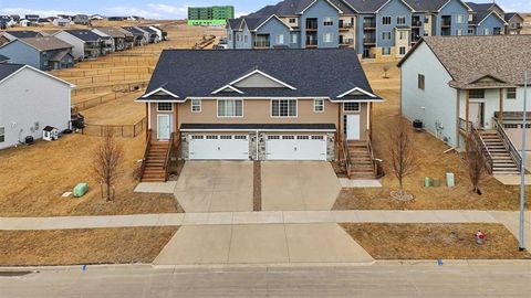 Photo of 1028 Creekside Dr, Tiffin, IA 52340 (MLS # 202601482)