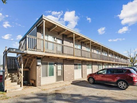 Photo of 120-126 NE 32nd Street, CedarRapids, IA 52402 (MLS # 202507139)