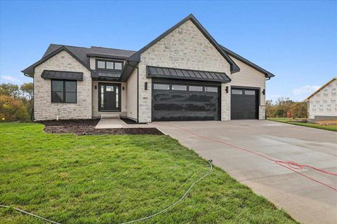 Photo of 1025 High Ridge Trl, Solon, IA 52333 (MLS # 202507211)
