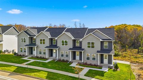 Photo of 697 E Foster Rd, IowaCity, IA 52245 (MLS # 202507112)