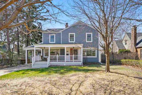 Photo of 317 Magowan Ave, Iowa City, IA 52246 (MLS # 202504233)