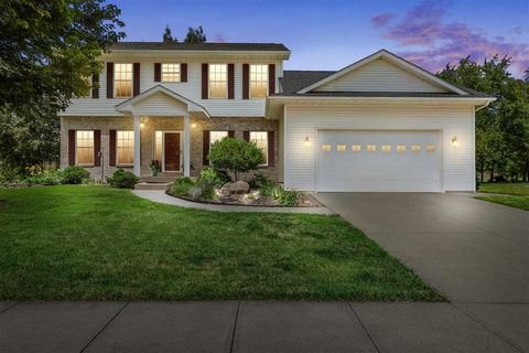 Photo of 712 Willow Ct, Solon, IA 52333 (MLS # 202504347)