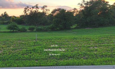 Photo of 2301 Kestrel Dr SE, Cedar Rapids, IA 52403 (MLS # 202505115)