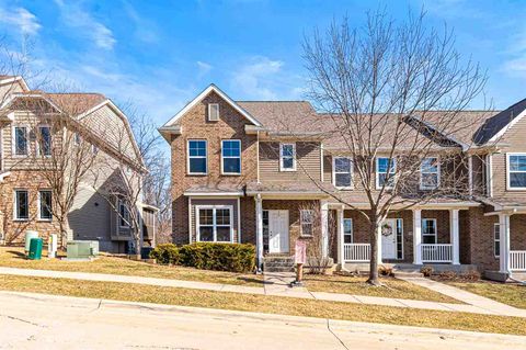 Photo of 902 Ryan Ct, Iowa City, IA 52246 (MLS # 202503301)