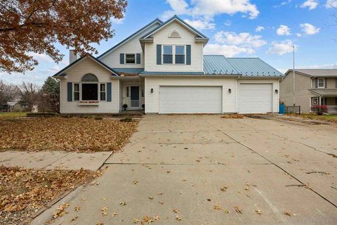 Photo of 834 1st Pl, Kalona, IA 52247 (MLS # 202507118)