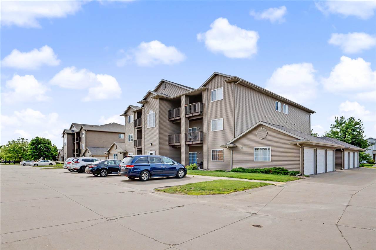 Photo 1 of 19 — 515 Penn Ct 7, NorthLiberty, IA 52317