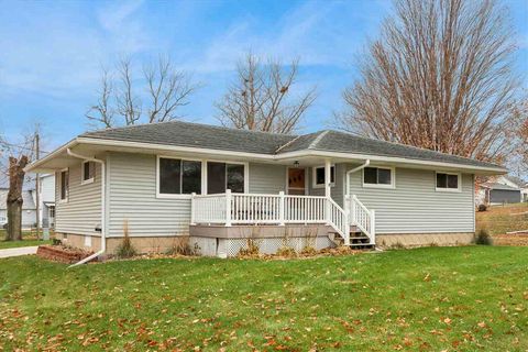 Photo of 205 E Washington Street, Norway, IA 52318 (MLS # 202507089)