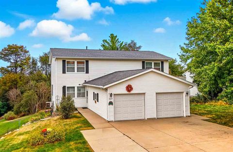 Photo of 2239 13th St, IA 52241 (MLS # 202506320)