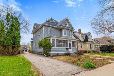 Photo of 1225 Rochester Ave, Iowa City, IA 52245 (MLS # 202502954)