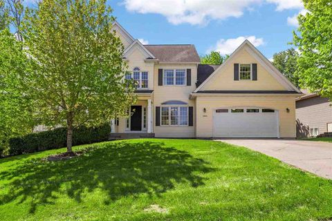 Photo of 2002 Glen Oaks Rdg, Coralville, IA 52241 (MLS # 202602919)