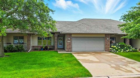 Photo of 1459 Buckingham Pl, Iowa City, IA 52240 (MLS # 202504430)