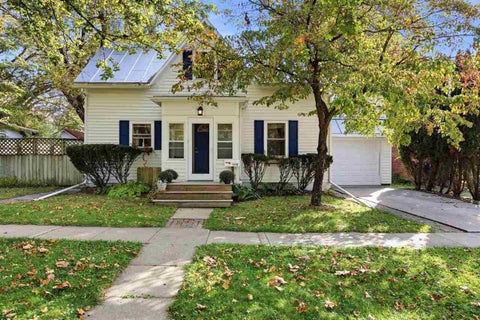 Photo of 1119 Fairchild St, IowaCity, IA 52245 (MLS # 202606107)