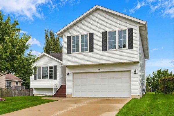 2925 RUSSELL DR, IOWA CITY, IA 52240 - Image db53a0aa8c59e16974b7da61805d283d/3233580581