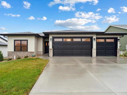 Photo of 318 Sierra Trce, Coralville, IA 52241 (MLS # 202500197)