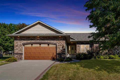 Photo of 320 Lockview Ave, IA 52317 (MLS # 202506152)
