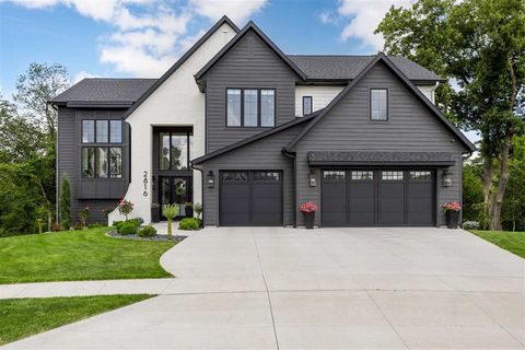 Photo of 2816 Buckle Down Cir, Iowa City, IA 52245 (MLS # 202504188)