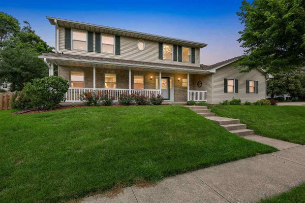1303 CHAMBERLAIN DR, IOWA CITY, IA 52240 - Image dbc8381f780256fd10ac61cf836dbd72/689848907
