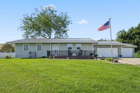 Photo of 306 4th Avenue, VanHorne, IA 52346 (MLS # 202605547)